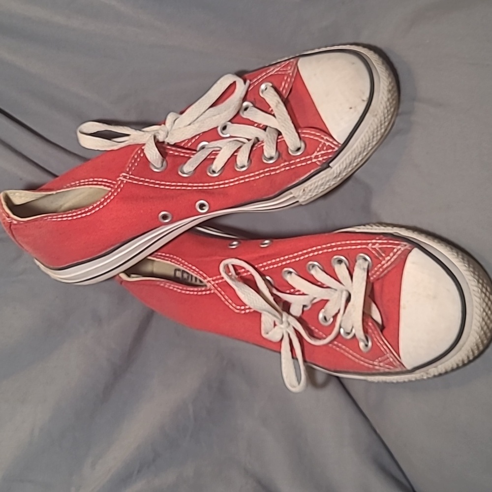 Converse - Picture 2 of 4